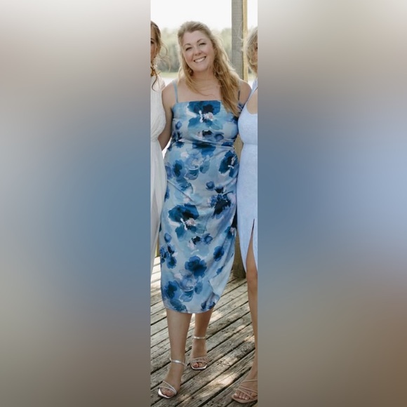 Le Chateau Blue Floral Midi Dress - Picture 2 of 2